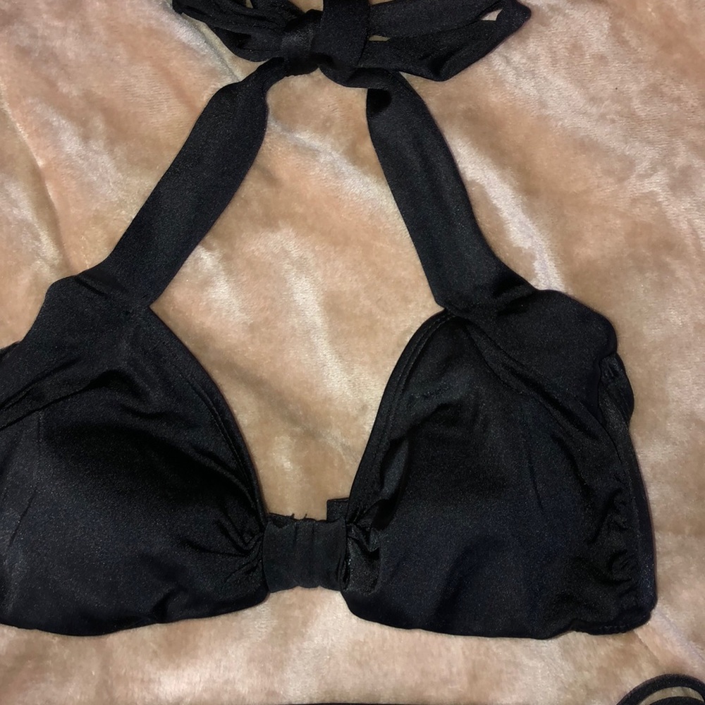 Bikini - Picture 3 of 5
